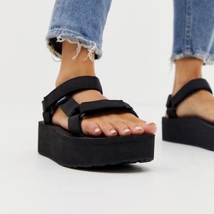 teva flat form sandals